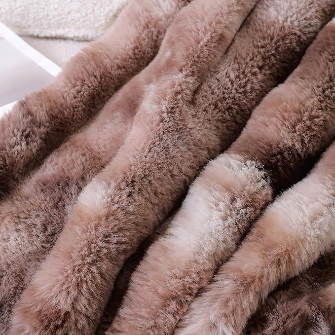 UKELER Ultra Soft Throw Blanket 50''x60'', Brown Fluffy Blankets & Throws Faux Fur Blanket for Couch, Bed, Sofa Cozy Plush Warm Thick Velvet Blanket for Women, Men